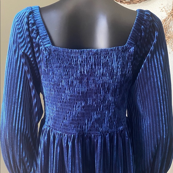 BloomChic Fabulous Blue Velvet Blouse - Picture 11 of 13